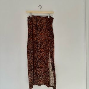 American Eagle leopard print skirt. Size small.
